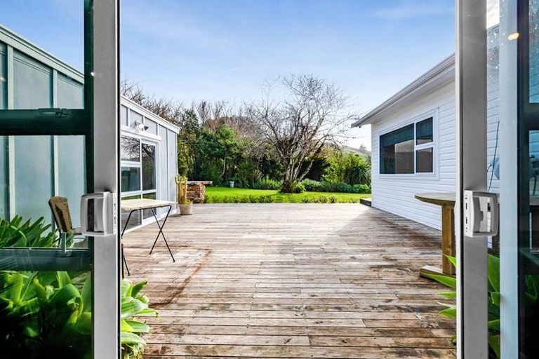 Photo of property in 34 Kawei Road, Ohawe, Hawera, 4671