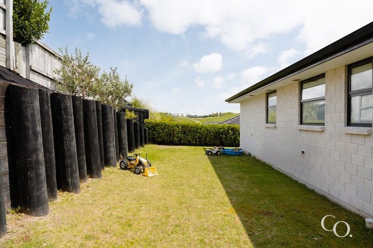 Photo of property in 15 Ballintoy Park Drive, Welcome Bay, Tauranga, 3175