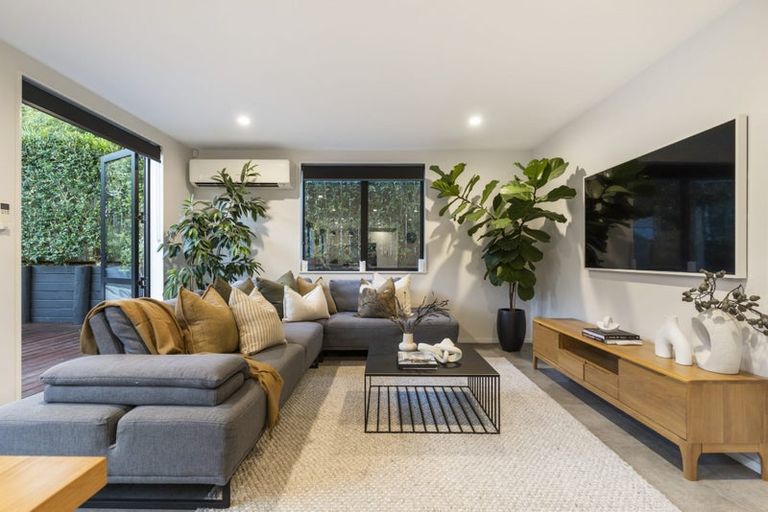 Photo of property in 71a Neil Avenue, Te Atatu Peninsula, Auckland, 0610