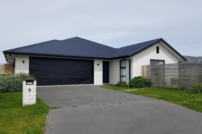 Photo of property in 5 Derek Anderson Place, Halswell, Christchurch, 8025