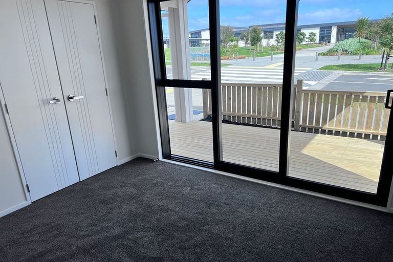Photo of property in 12 Rorotu Avenue, Karaka, Papakura, 2113