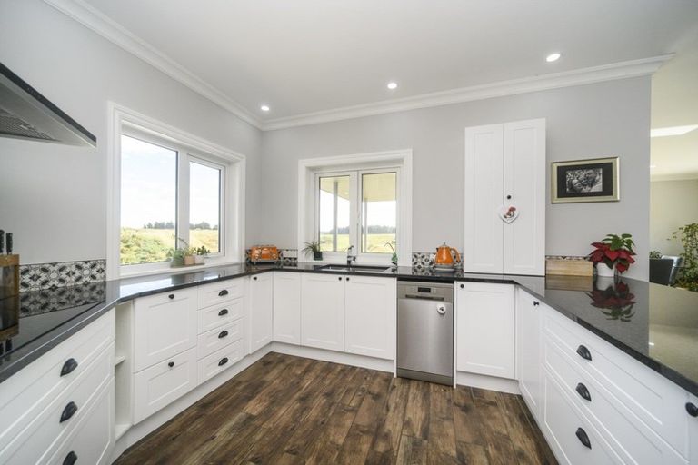 Photo of property in 52 Highland View Drive, Tokomaru, Palmerston North, 4474