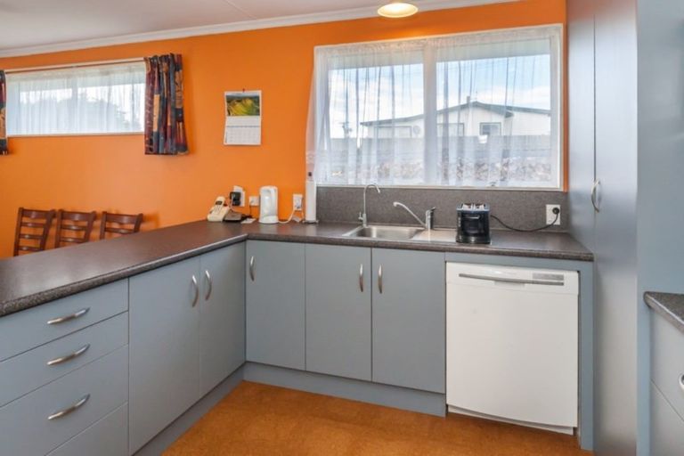 Photo of property in 12 Barling Street, Himatangi Beach, Foxton, 4891