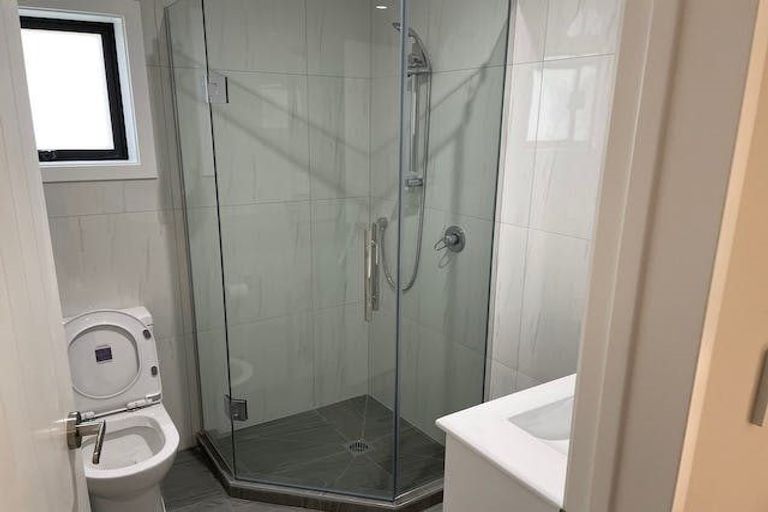 Photo of property in 3 Edwards Avenue, Henderson, Auckland, 0610