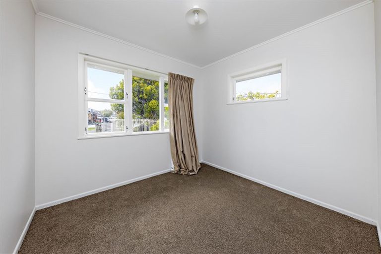 Photo of property in 10 Halswell Street, Mangere East, Auckland, 2024