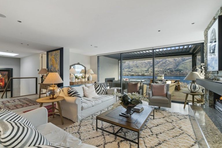 Photo of property in 12 Bay Rise, Wanaka, 9305