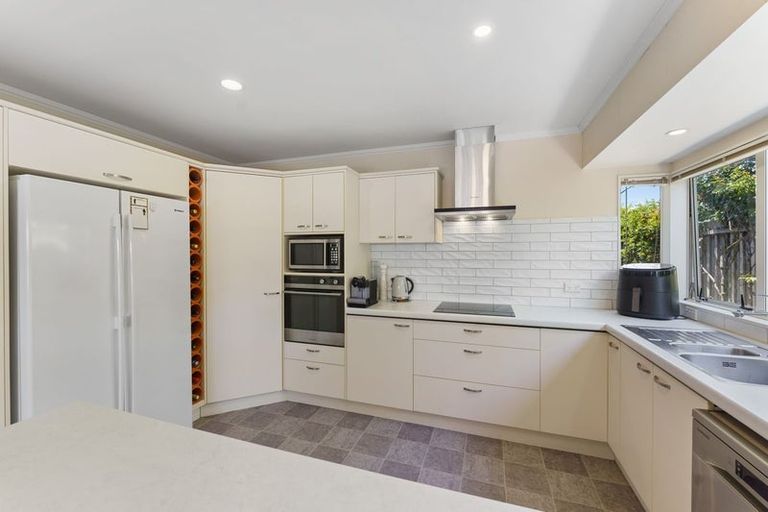 Photo of property in 308a Te Moana Road, Waikanae, 5036