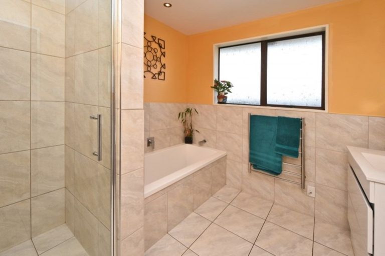 Photo of property in 34 Lowry Avenue, Redwood, Christchurch, 8051