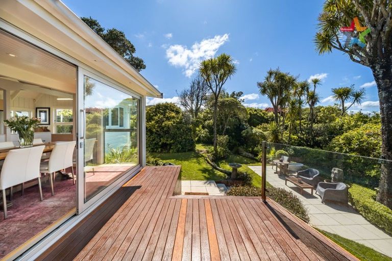 Photo of property in 100 Korokoro Road, Korokoro, Lower Hutt, 5012