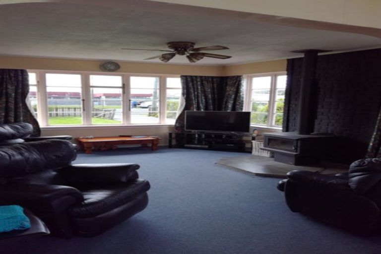 Photo of property in 9 Birch Street, Tuatapere, 9620