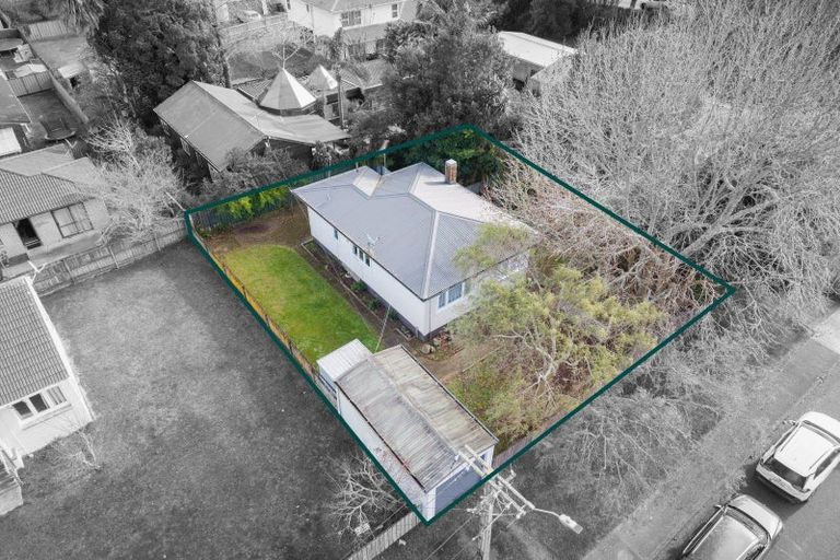 Photo of property in 1/21 Railway Street West, Papakura, 2110