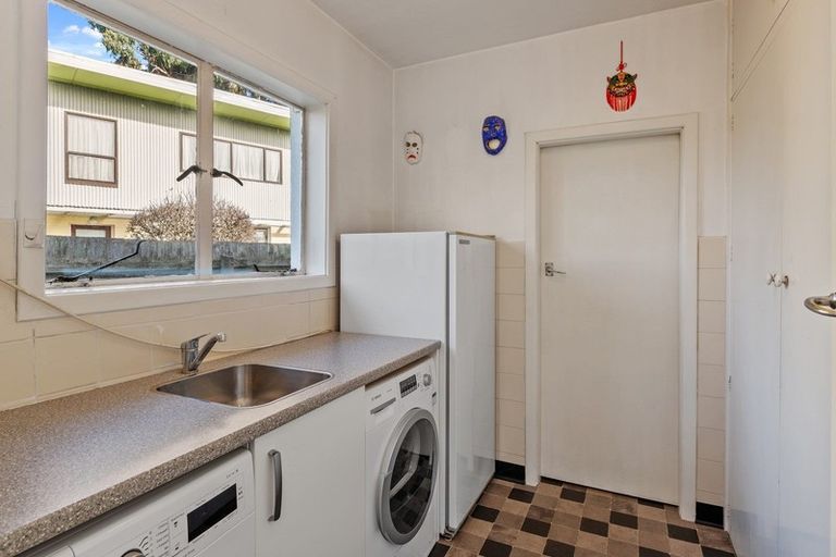 Photo of property in 15 Milnebank Street, Upper Riccarton, Christchurch, 8041