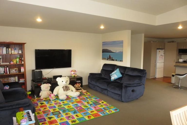 Photo of property in 76 Sheridan Terrace, Johnsonville, Wellington, 6037