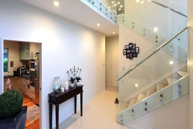 Photo of property in 25 Andy Crescent, Flat Bush, Auckland, 2016