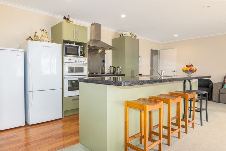 Photo of property in 34 Aotea Drive, Aotea, Porirua, 5024