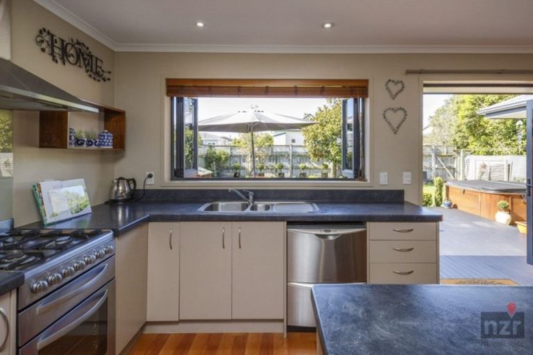 Photo of property in 25 Montgomery Street, Feilding, 4702