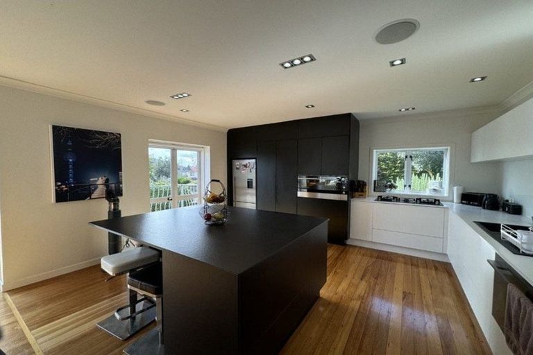 Photo of property in 152 Lake Crescent, Hamilton Lake, Hamilton, 3204