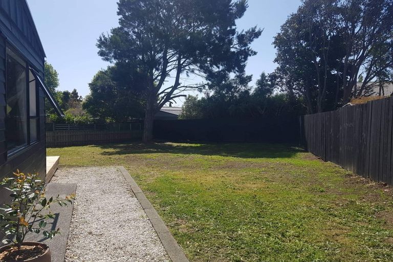 Photo of property in 19a Leaming Place, Clarks Beach, 2122