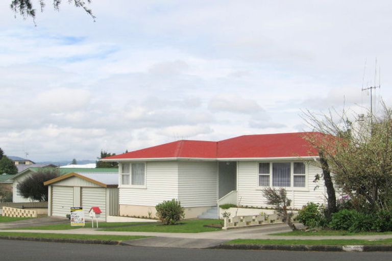 Photo of property in 1a Roderick Street, Otumoetai, Tauranga, 3110