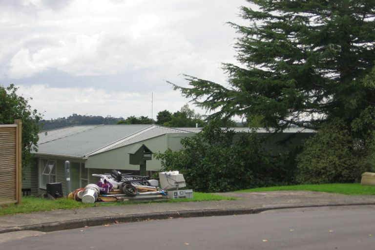 Photo of property in 20 Kawaka Street, Titirangi, Auckland, 0604