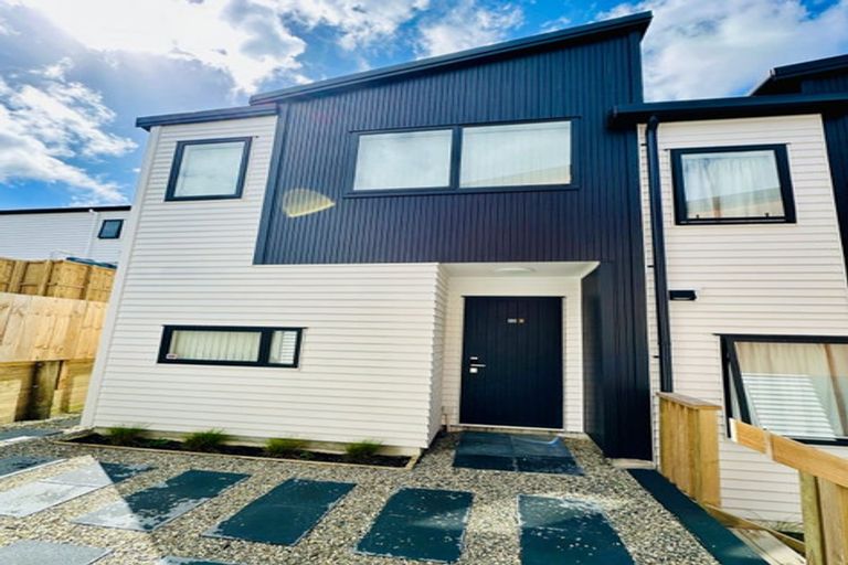 Photo of property in 23c Crystal Avenue, Glendene, Auckland, 0602