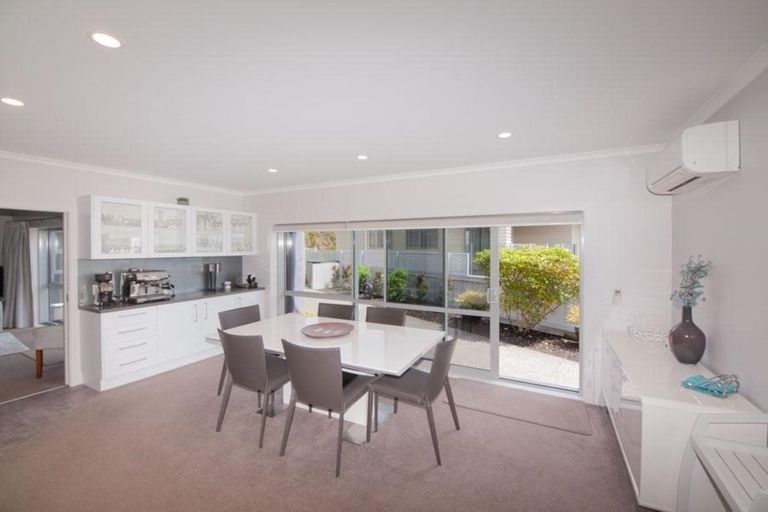 Photo of property in 20 The Fjord, Aotea, Porirua, 5024