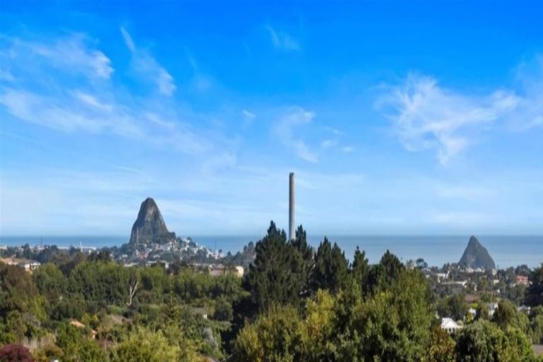 Photo of property in 58b Veale Road, Frankleigh Park, New Plymouth, 4371