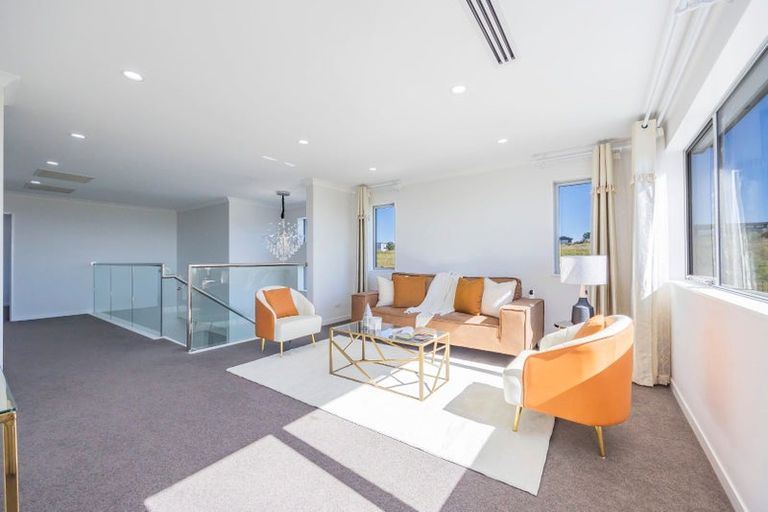 Photo of property in 20 Bearing Parade, Long Bay, Auckland, 0630