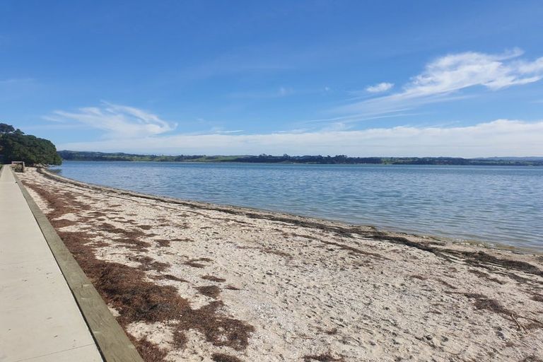 Photo of property in 10 Mutetai Road, Clarks Beach, 2122