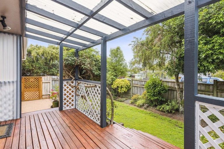 Photo of property in 25 Hookway Grove, Paraparaumu, 5032