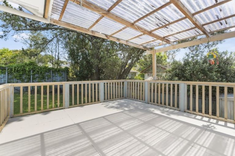 Photo of property in 3 Theban Place, Totara Vale, Auckland, 0629