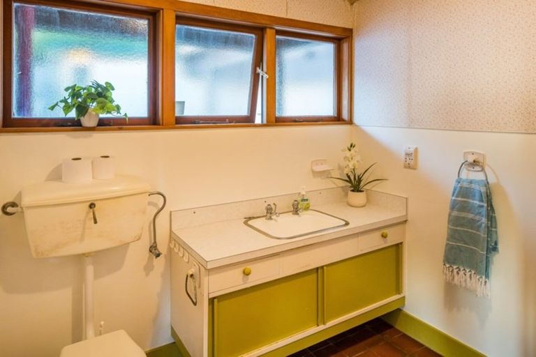 Photo of property in 95 Motuhara Road, Plimmerton, Porirua, 5026