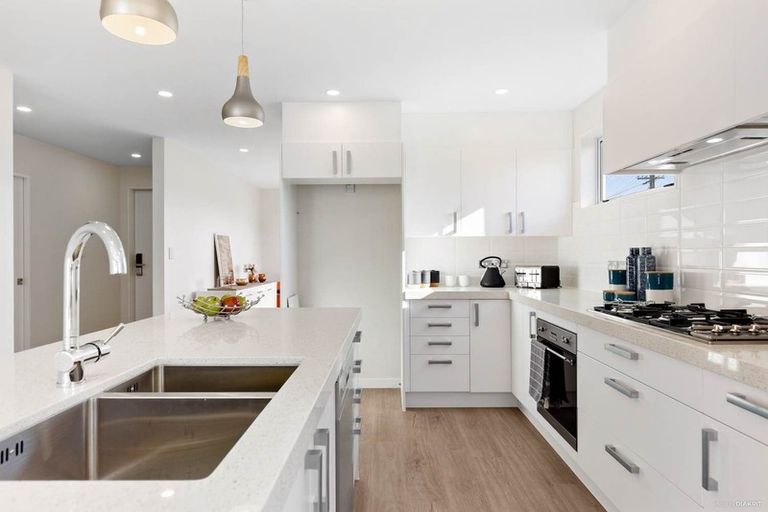 Photo of property in 4 Crieff Place, Te Atatu Peninsula, Auckland, 0610