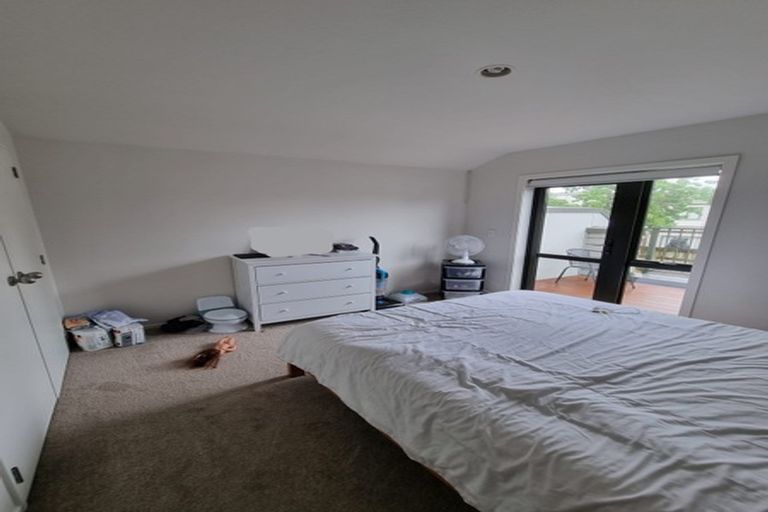 Photo of property in 8/36 John Jennings Drive, Oteha, Auckland, 0632