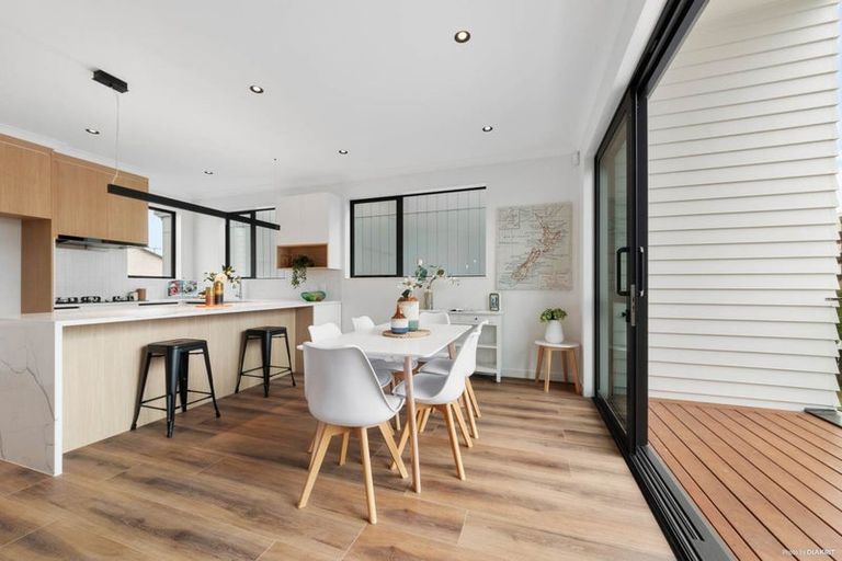 Photo of property in 5/31 Hill Crescent, New Lynn, Auckland, 0600