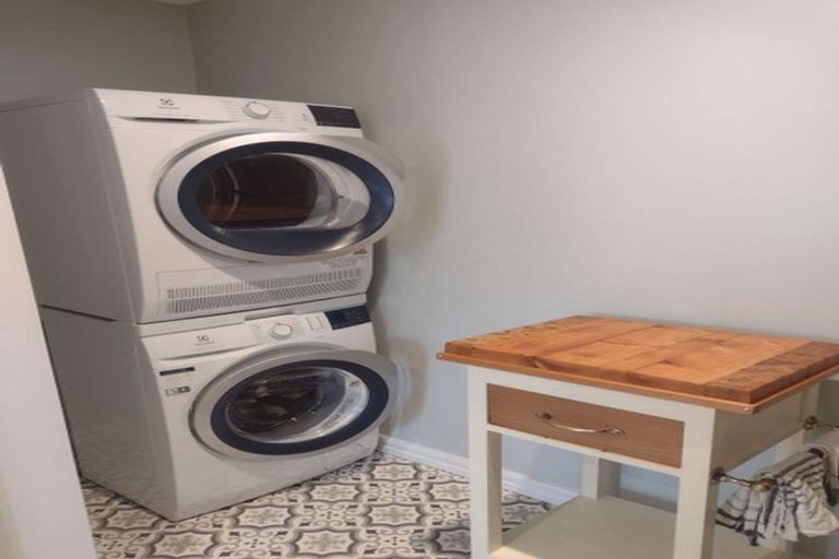 Photo of property in 28 Talavera Terrace, Kelburn, Wellington, 6012