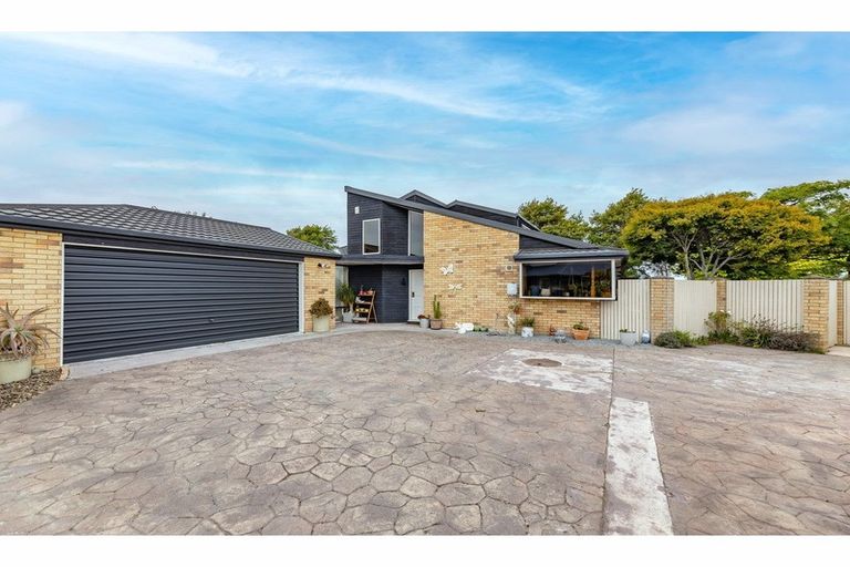 Photo of property in 22 Mervyn Drive, Avondale, Christchurch, 8061