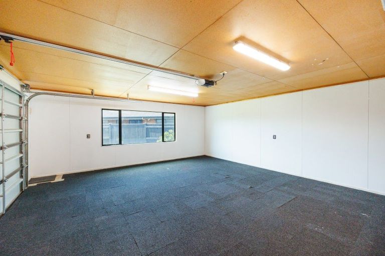 Photo of property in 69 Royal Oak Drive, Kelvin Grove, Palmerston North, 4414