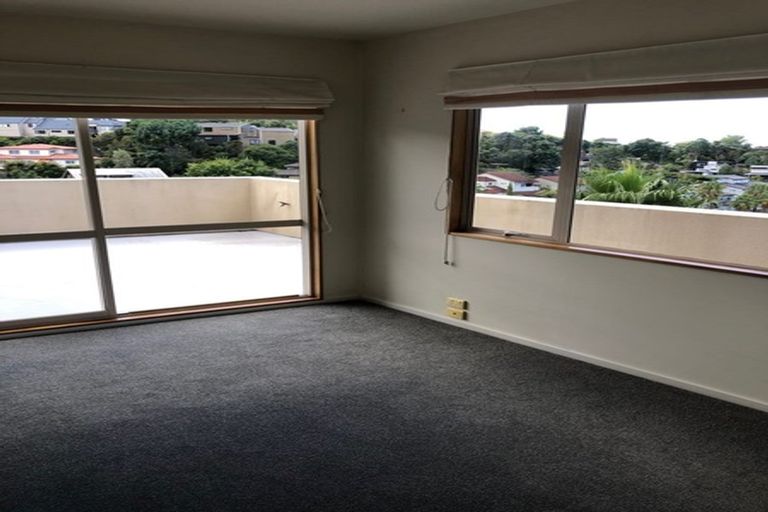 Photo of property in 4 Adelie Place, Murrays Bay, Auckland, 0630