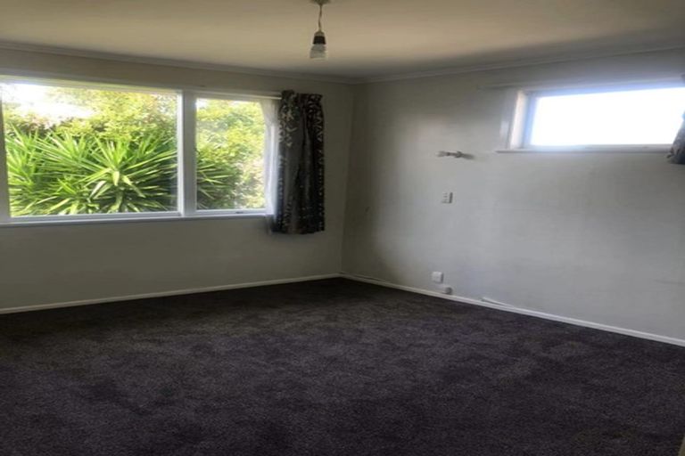 Photo of property in 536 Glenfield Road, Glenfield, Auckland, 0629