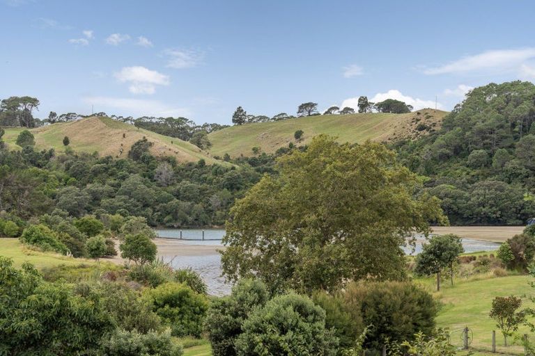 Photo of property in 55 Oyster Drive, Cooks Beach, Whitianga, 3591