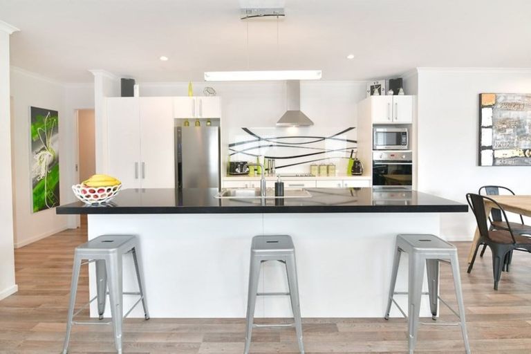 Photo of property in 27 The Circle, Manly, Whangaparaoa, 0930