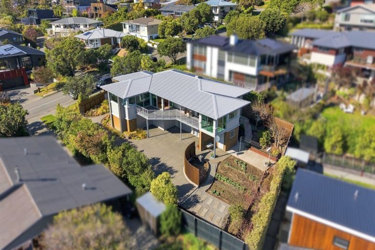 Photo of property in 271 Cannon Hill Crescent, Mount Pleasant, Christchurch, 8081