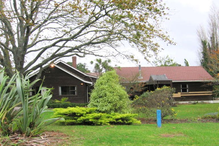 Photo of property in 31 Churchouse Road, Greenhithe, Auckland, 0632