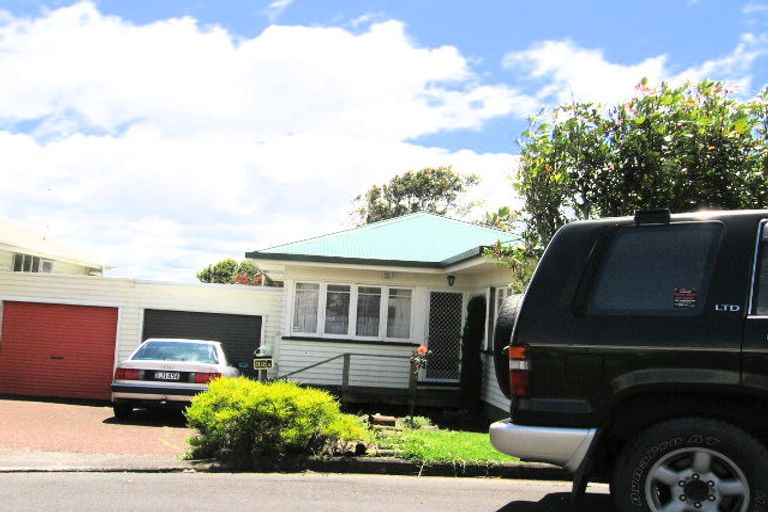 Photo of property in 32a Peverill Crescent, Papatoetoe, Auckland, 2025