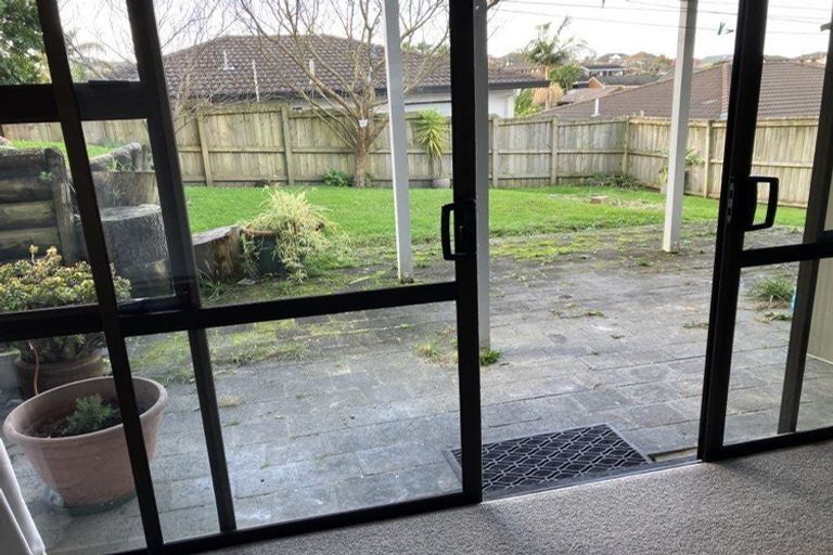 Photo of property in 20 Marina View Drive, West Harbour, Auckland, 0618