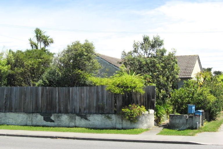 Photo of property in 176 Estuary Road, South New Brighton, Christchurch, 8062