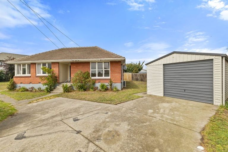Photo of property in 12 Mattingley Street, Aranui, Christchurch, 8061