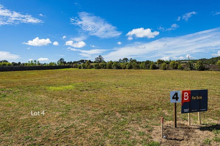 Photo of property in 8 Stonedale Way, Te Kamo, 0185