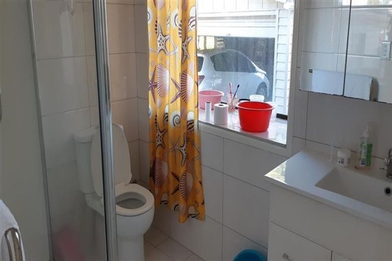 Photo of property in 12 Pendene Place, Forrest Hill, Auckland, 0620